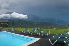 Summer-storm-approaching-Renate-Parton-Best-Set-Subject-B-Grade-Print-Aug-2023