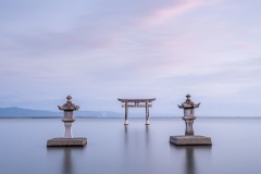 Einoo-Tsurugi-Shrine-Lesley-Bretherton-Best-Set-Subject-A-Grade-Print-Mar-2025