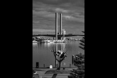 Docklands Walk (Bob Clothier ©)