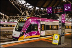 Docklands Walk (Peter Stuchbery ©)