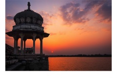 There Goes the Sun - Marg Huxtable (Commended - Open - A Grade - July 2019 PDI)