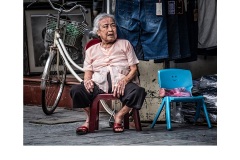 Hanoi street vendor - Kyffin Lewis (Commended - Set Subject - Street Photography - Mar 2019 PDI)